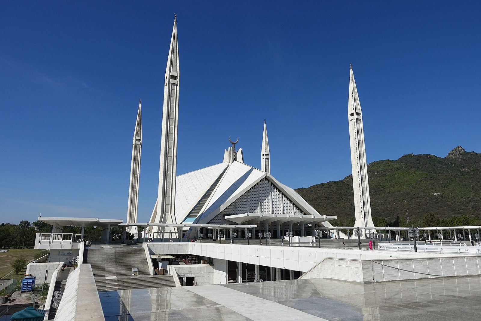Faisal Mosque in Islamabad, the first stop on a 2-week Pakistan itinerary