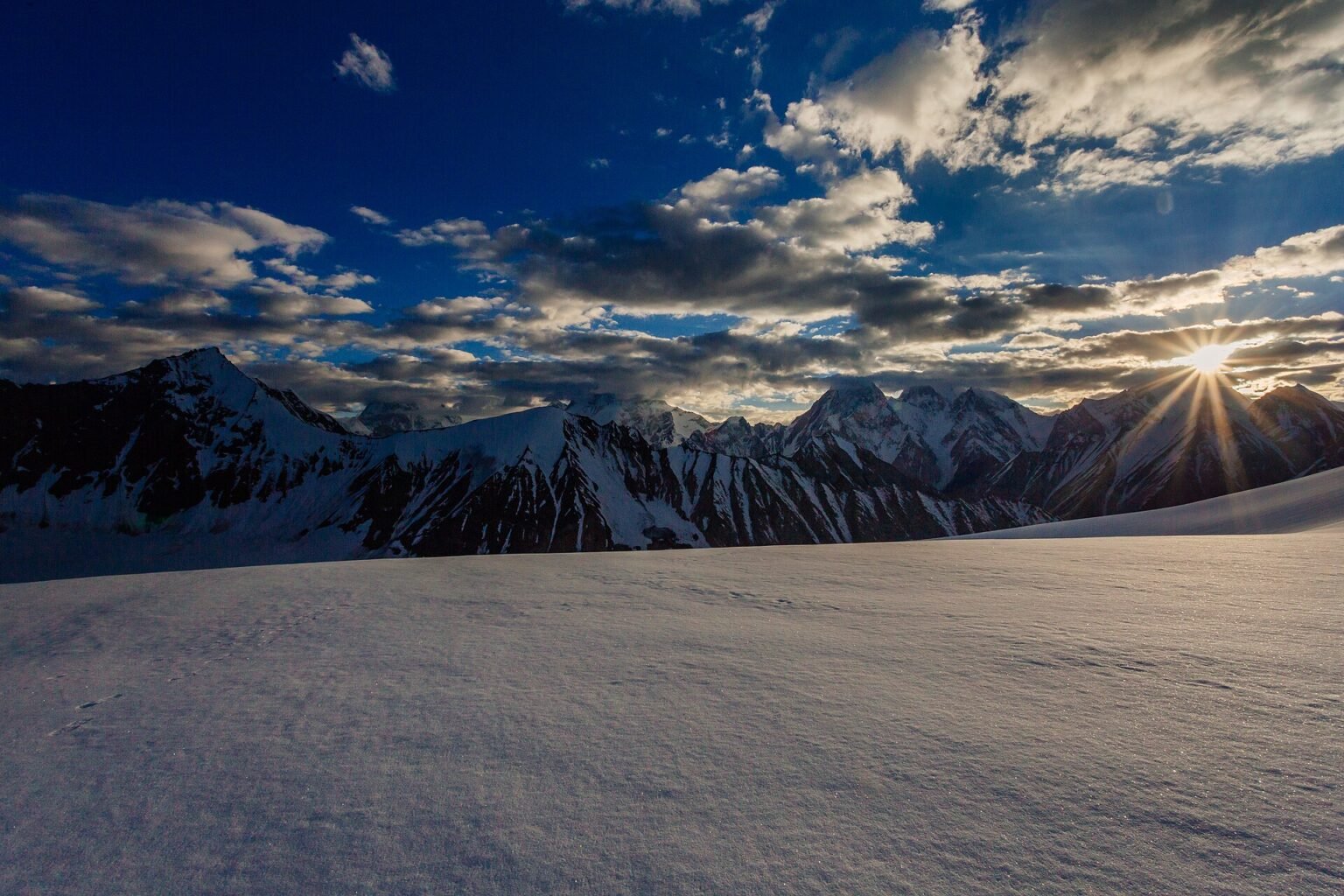 Gondogoro La pass at sunrise, Karakoram, Gilgit-Baltistan, Pakistan