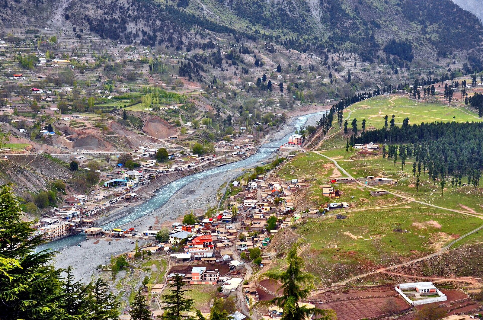 Kalam Valley: Kalam town on the Swat River, Swat
