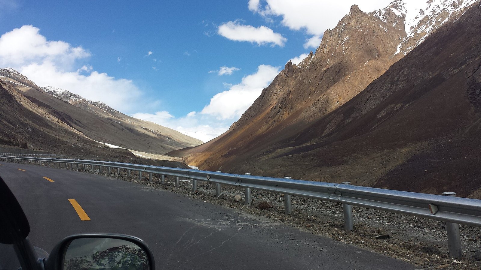 The Pakistan–China border at the Khunjerab Pass, the end of the Karakoram Highway road trip in Pakistan