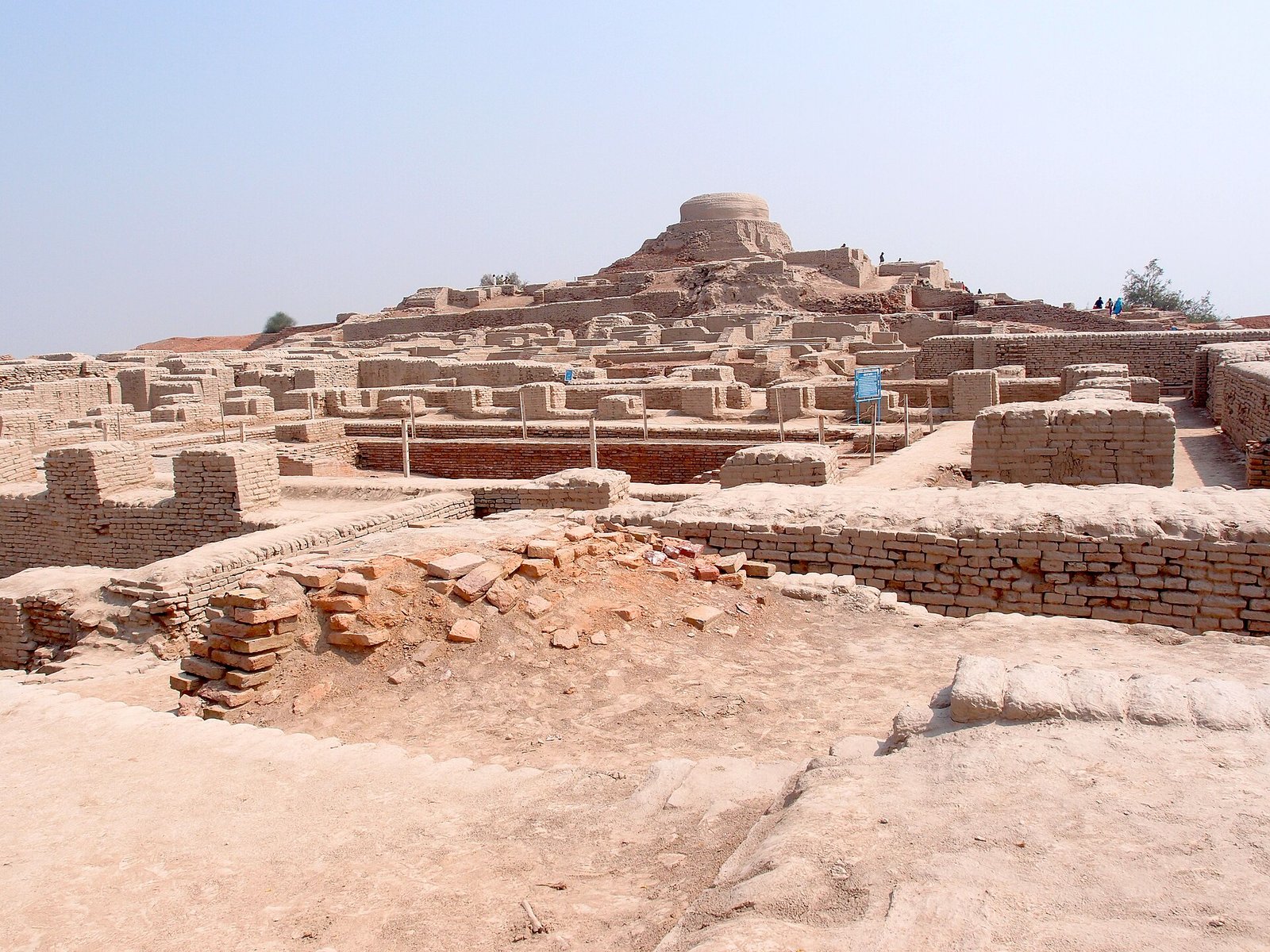 Mohenjo-daro: the Buddhist stupa above the ancient city