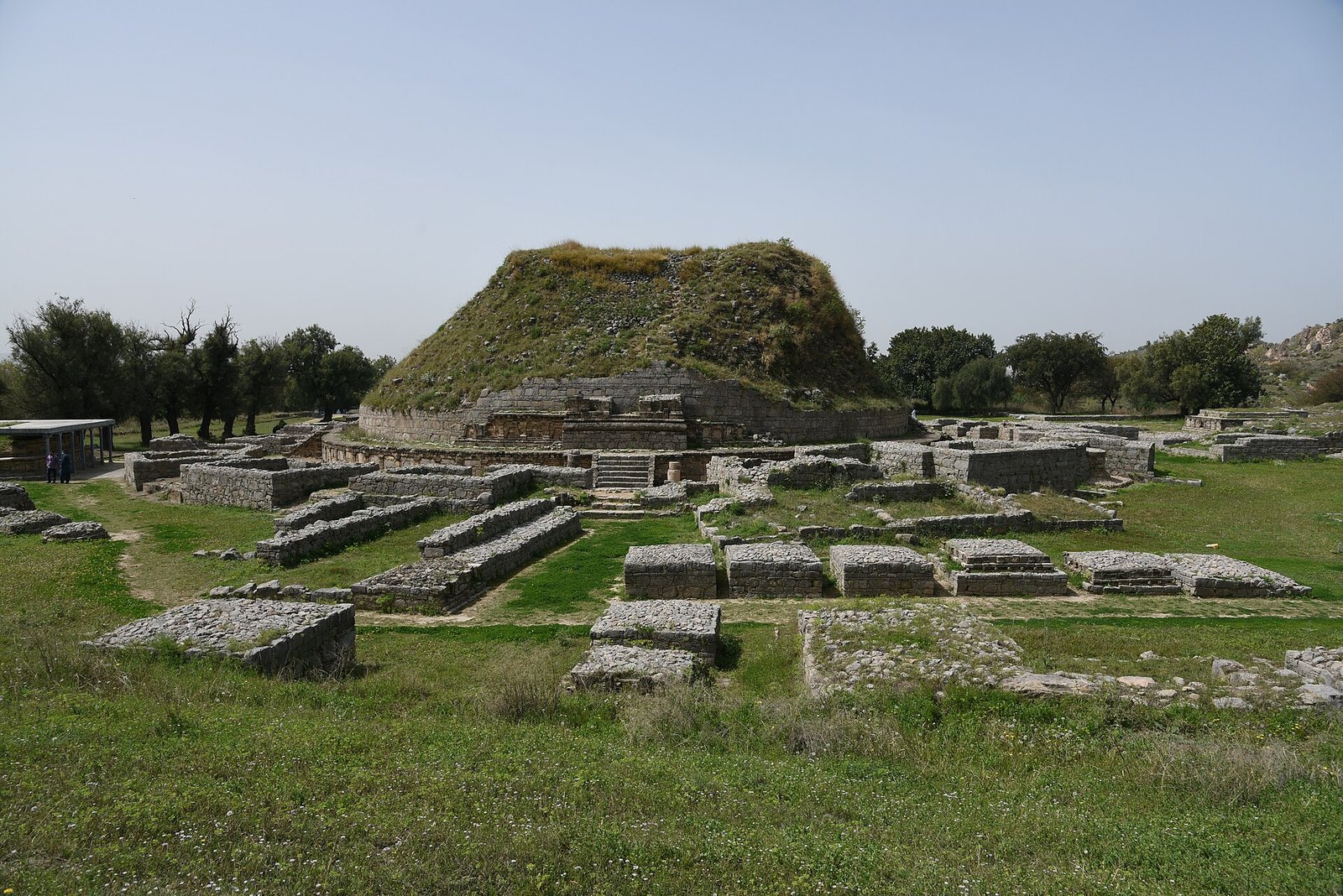 Taxila: Dharmarajika Stupa and monastery ruins